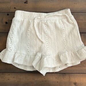 Kids ruffled eyelet Zara shorts. Size 6. Summer or spring staple.